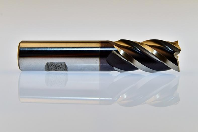 High-performance milling cutter with sharp edges, ideal for precision CNC machining